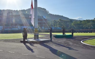 Upacara Bendera bagi Seluruh Organik dan Taruna Akmil