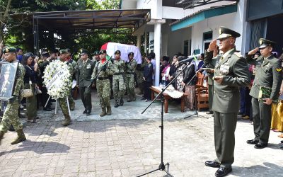 Gubernur Akademi Militer Memimpin Upacara Pemberangkatan Pemakaman Mayjen TNI (Purn) H. Mulchis Anwar.