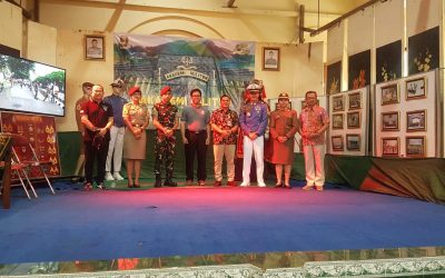 Taruna Akademi Militer Berpartisi pasidalam Pameran SMA Pangudi Luhur Van Lith-Muntilan