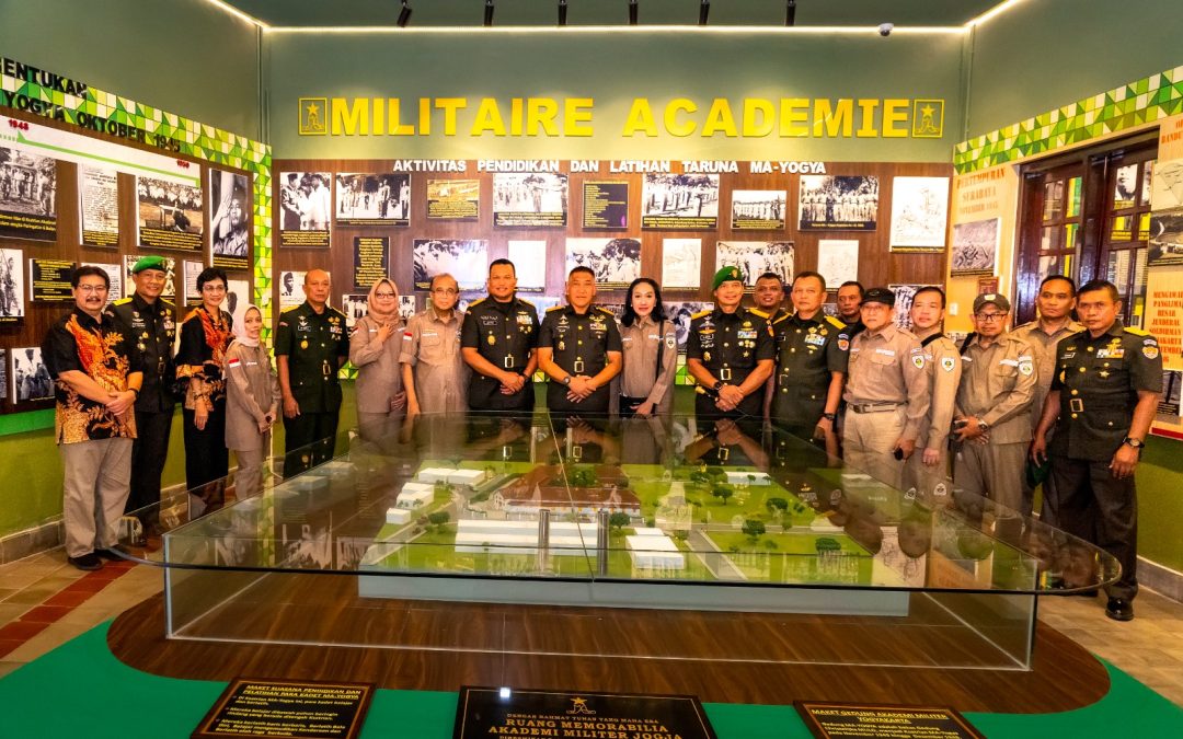 Dalam Momentum Bersejarah Gubernur Akmil Kunjungi Museum Memorabillia Akmil Yogyakarta