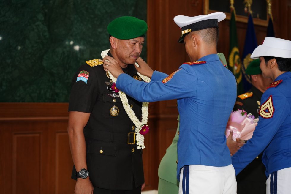 Gelar Tradisi Pelepasan Wagub Akmil Menuju Tugas Baru Sebagai Kapuspen TNI