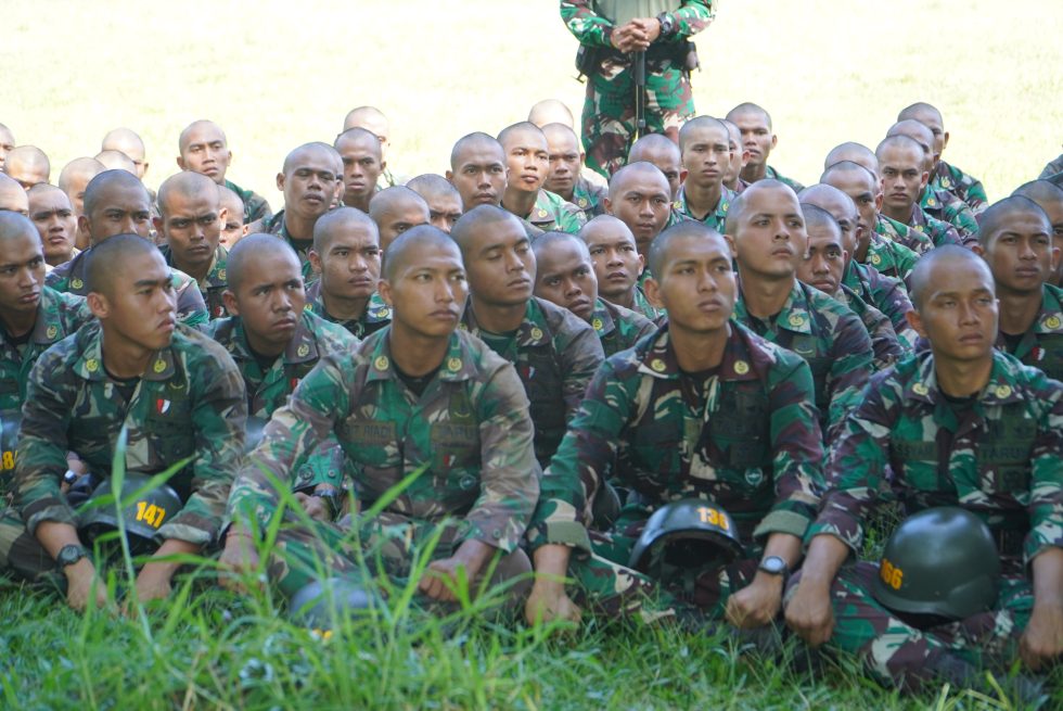 Gubernur Akmil Tinjau Latihan Diksar Para Taruna Tingkat IV Kecabangan Infanteri