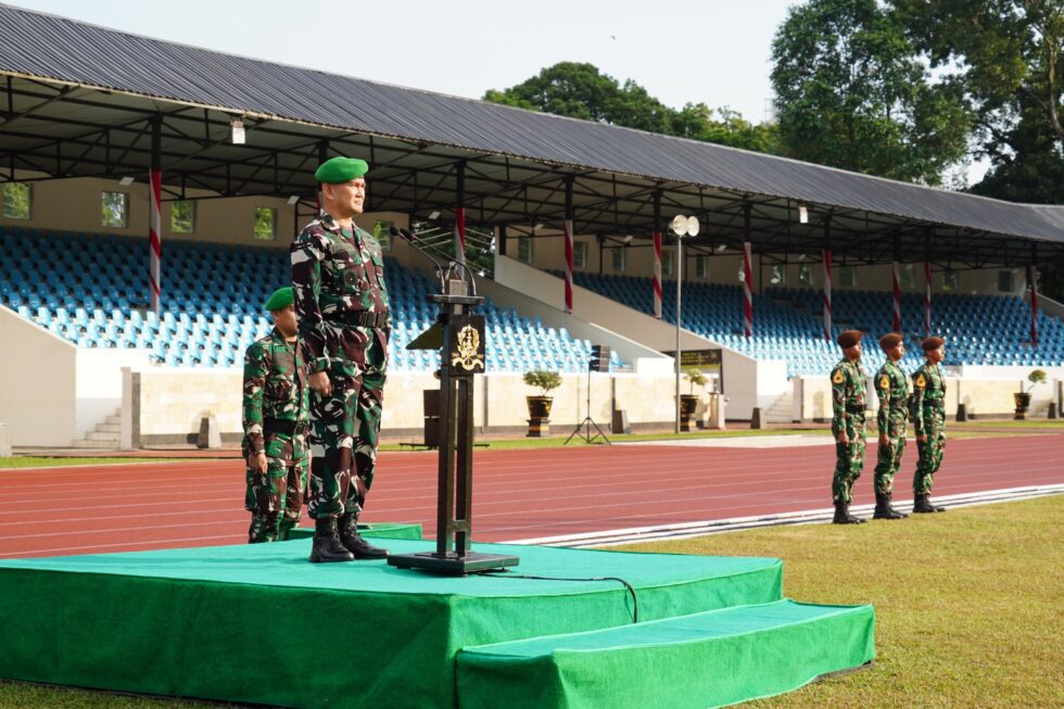 Kakordos Akmil Pimpin Upacara Bendera Minggu Pertama Bulan Agustus
