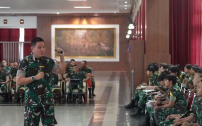 Gubernur Akademi Militer Beri Pengarahan Tentang Astagatra Kepada Taruna Tingkat II dan III