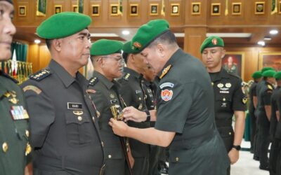 Serah Terima Jabatan dan Tradisi Warga Baru Akademi Militer