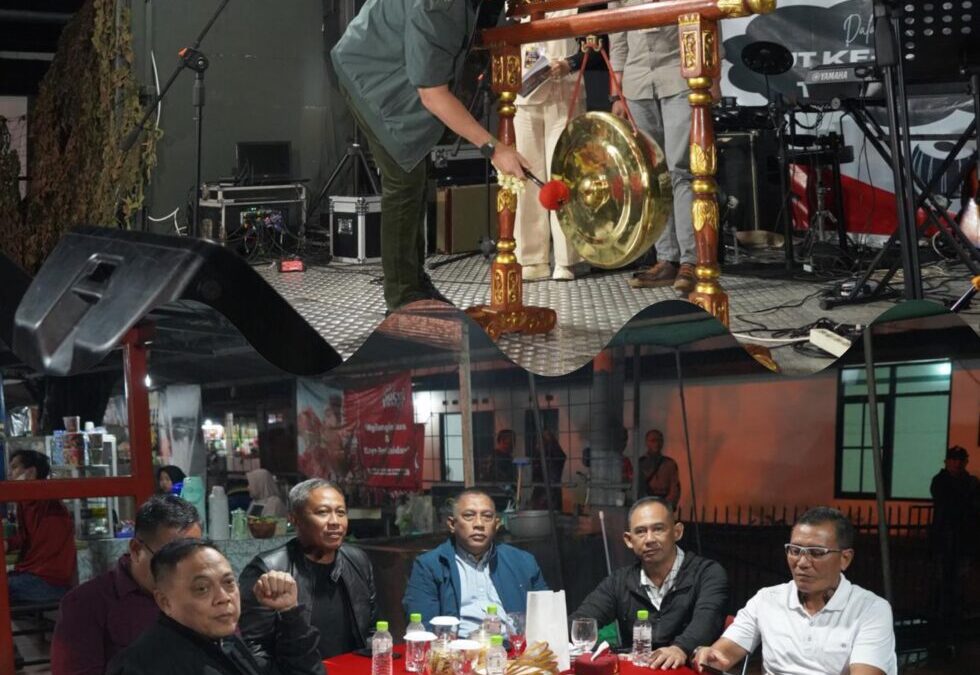 Gubernur Akademi Militer Membuka Lomba Musisi Jalanan Dalam Rangka HUT ke-68 Akademi Militer