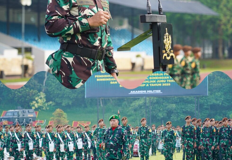 Inspektur Akmil Pimpin Upacara Bendera Awal September