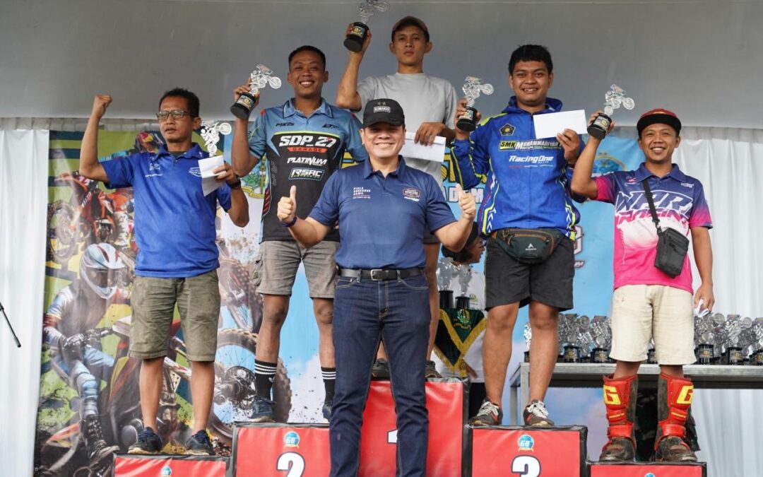 Gubernur Akmil Tutup Kejuaraan Java Rookies Grasstrack Piala Gubernur Akmil 2025