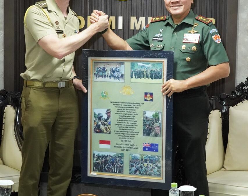 Akmil Lepas Instruktur Australia Kapten Kav Damon Radford