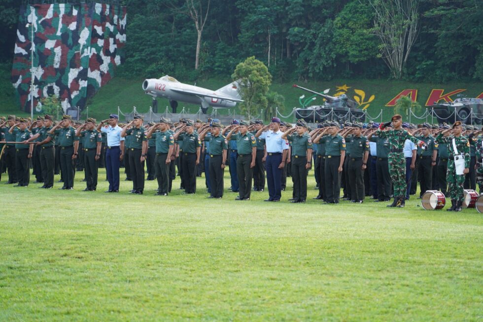 Upacara Bendera Pekan Kedua Februari 2026 Taruna dan Organik Akademi Militer