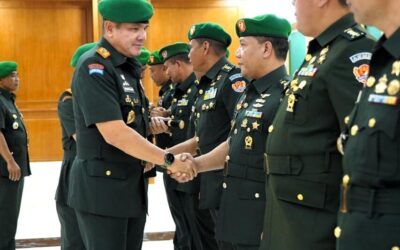 Perkuat Regenerasi Kepemimpinan Gubernur Akmil Pimpin Sertijab dan Tradisi Warga